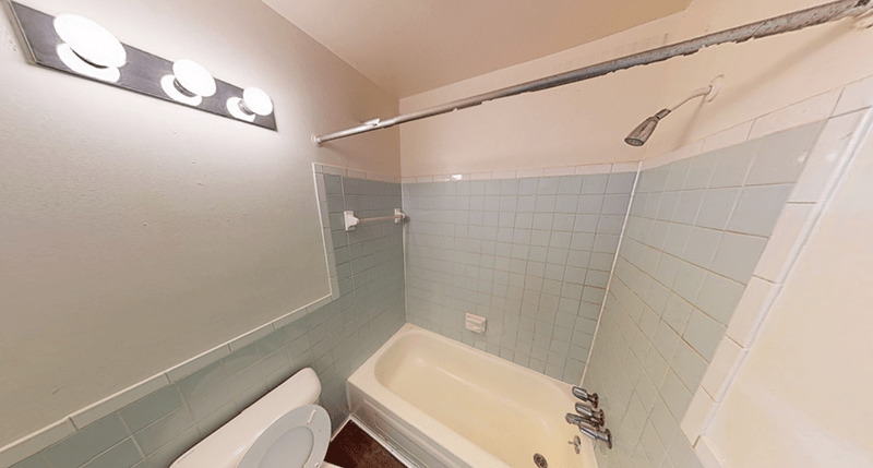 Apartments In Keego Harbor MI Bath Tub