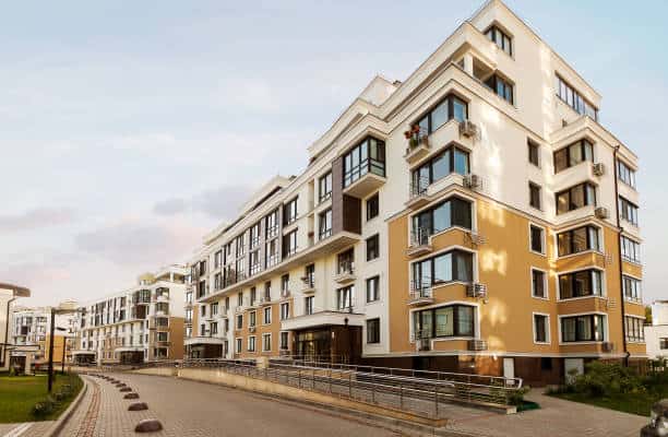 differences between apartment and condo complexes