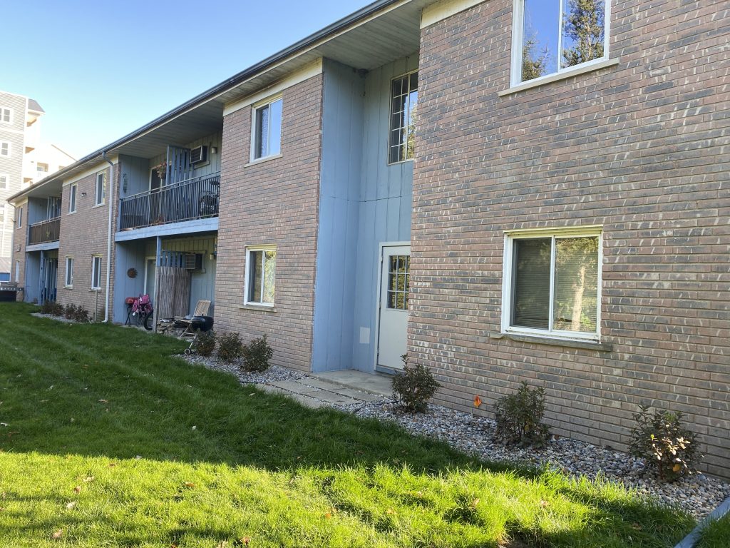 Come Find Your Dream Apartment Homes Cass Lake Front Apts.